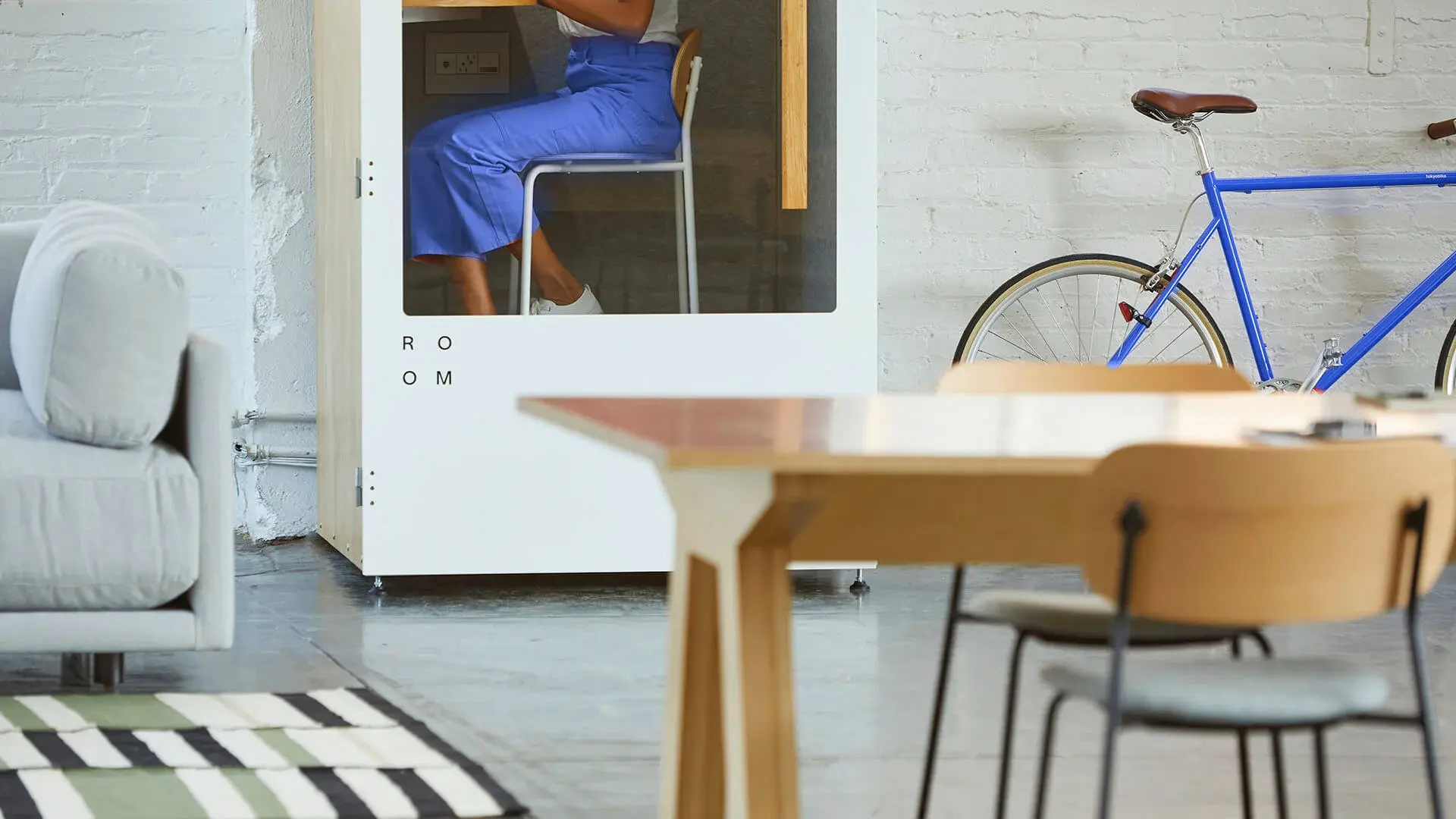 pwr-img_bg_office-02 pwr-img_bg_office-02